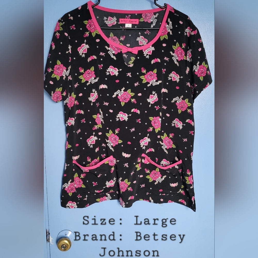 Betsey Johnson scrub top: Large/Black
